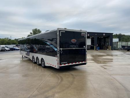 Used USED 2017 Sundowner Gooseneck with living quarters