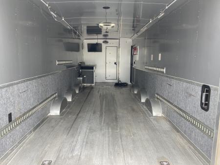 Used USED 2017 Sundowner Gooseneck with living quarters