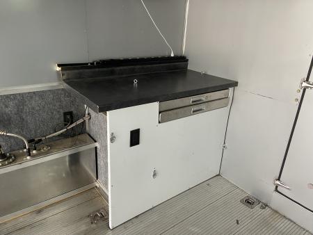 Used USED 2017 Sundowner Gooseneck with living quarters