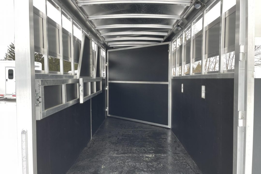 New 2026 Shadow White 3 Horse Bumperpull Slant Trailer / Livestock Trailer with Removable Dividers and Tack Room Horse Trailer