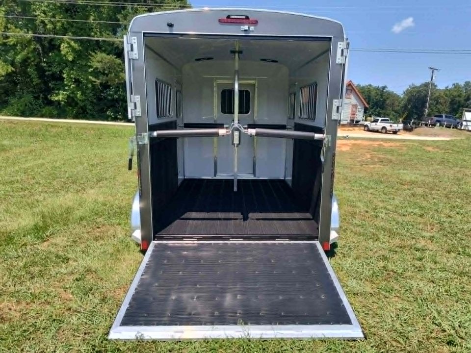 New 2027 Homesteader 2 Horse Straight Load Warmblood Trailer Two-Tone