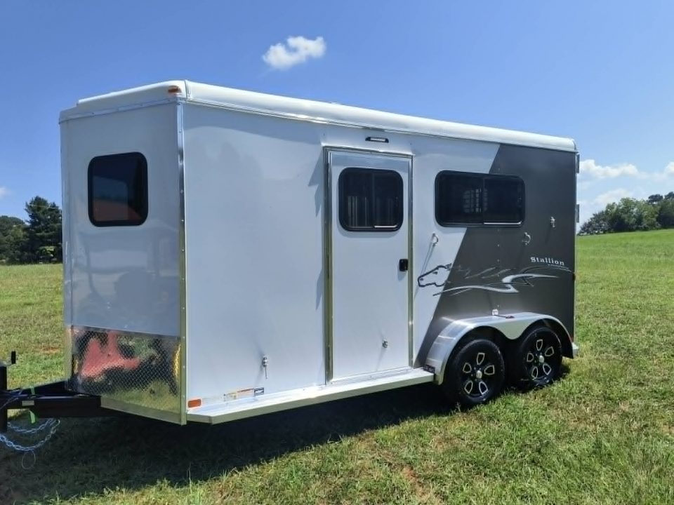 New 2027 Homesteader 2 Horse Straight Load Warmblood Trailer Two-Tone