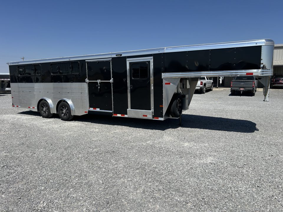 New 2027 Sundowner Showman GT 2721