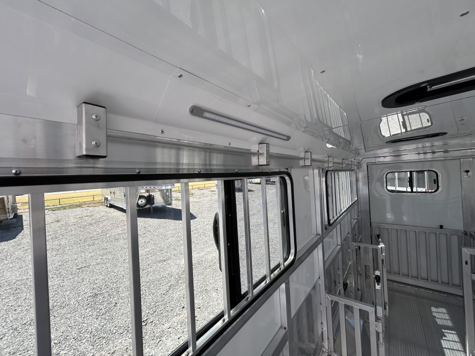 New 2027 Sundowner Showman GT 2721