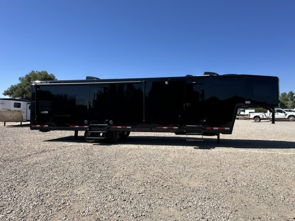 New 2027 Trails West 30' Freeride Toy Hauler
