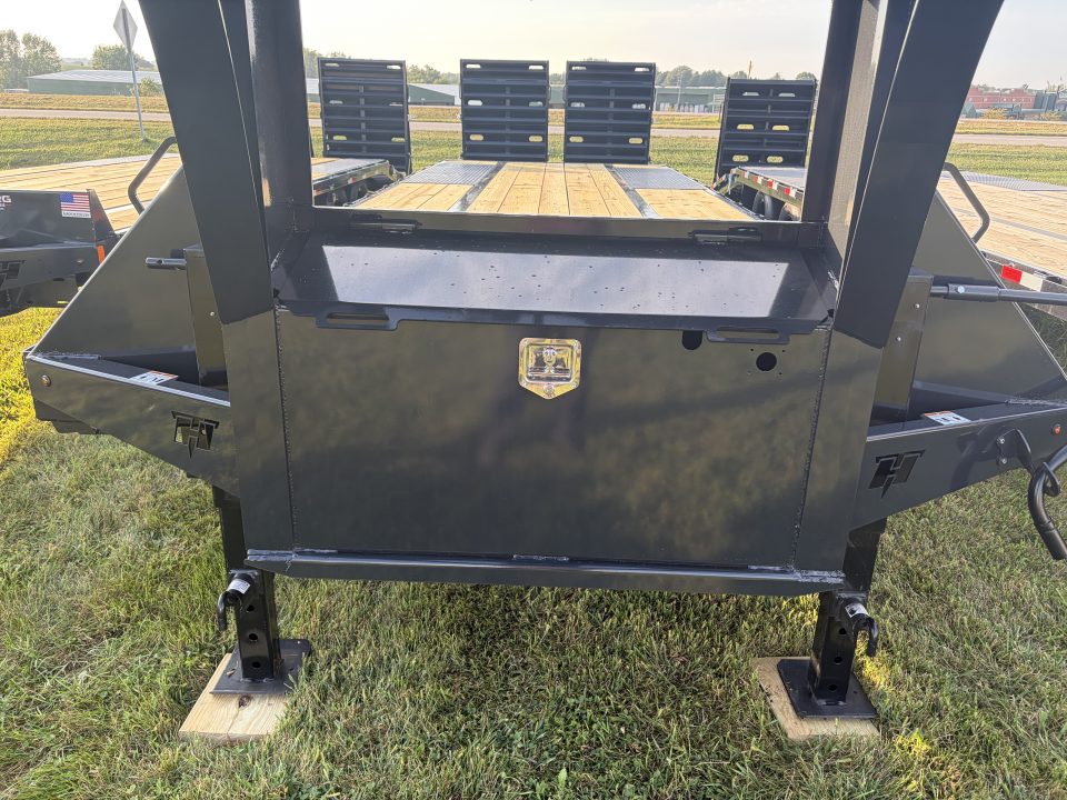 New 2027 Hillcrest Trailers 22.9k 20+5 GN DO
