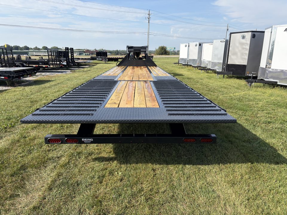 New 2027 Hillcrest Trailers 25.9k 24+12 Hydro Dovetail GN DO