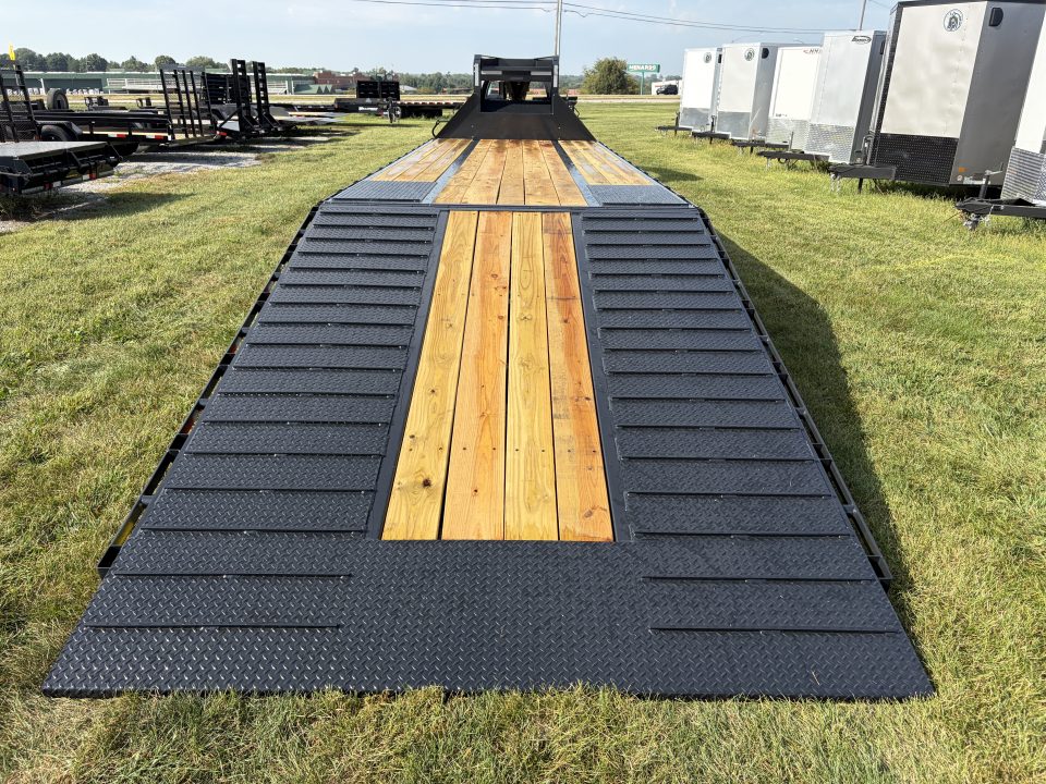 New 2027 Hillcrest Trailers 25.9k 24+12 Hydro Dovetail GN DO