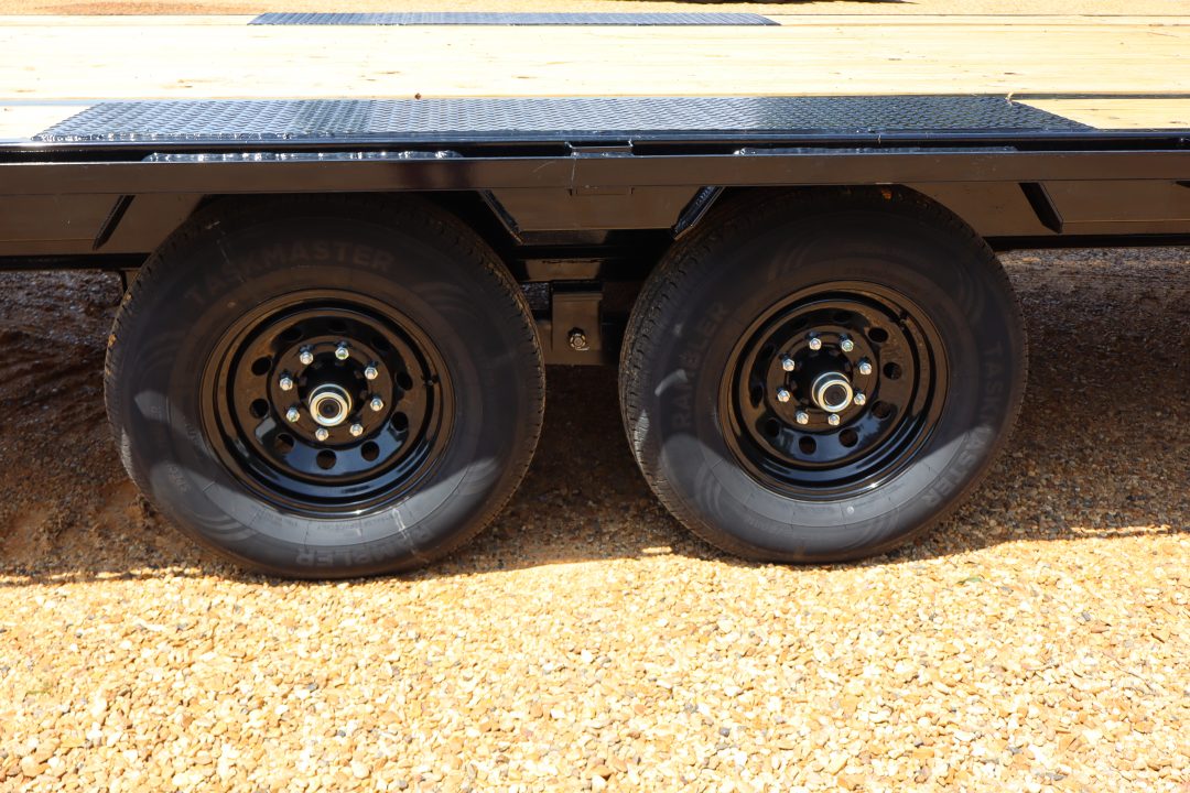 New 2027 8.5X40 PJ Gooseneck Equipment Trailer