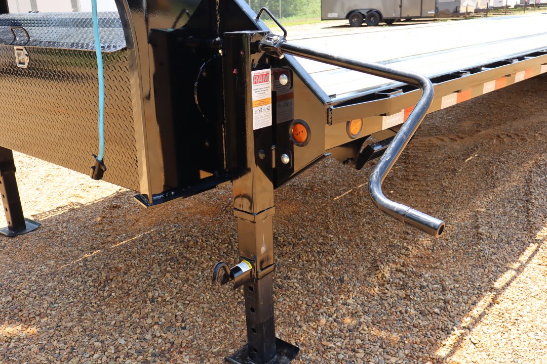 New 2027 8.5X40 PJ Gooseneck Equipment Trailer
