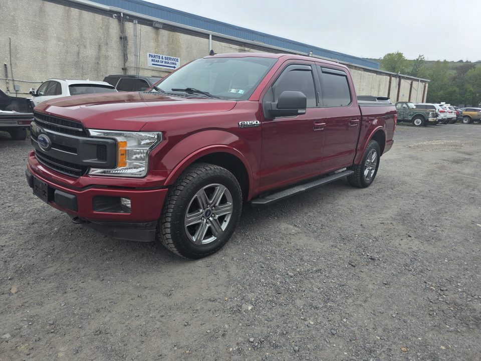 New 2019 Ford XLT CREW CAB Truck
