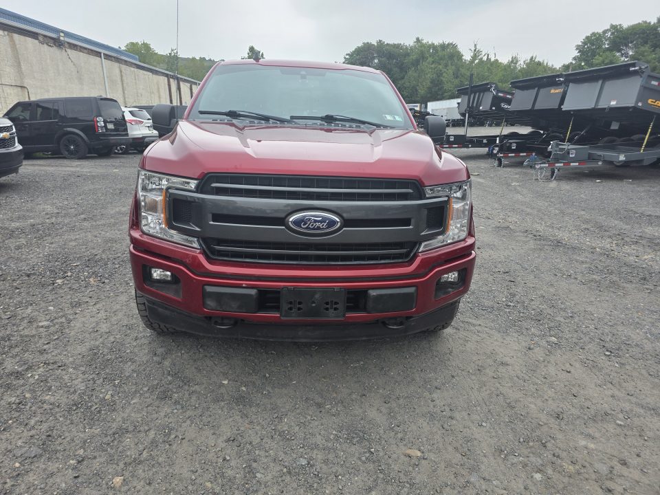 New 2019 Ford XLT CREW CAB Truck