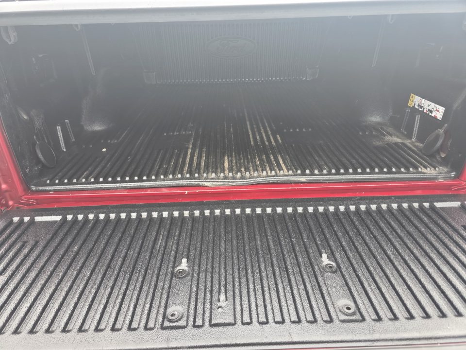 New 2019 Ford XLT CREW CAB Truck