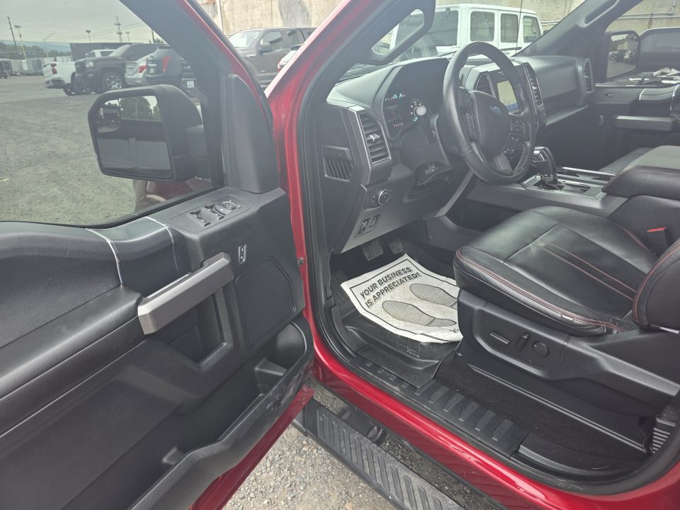 New 2019 Ford XLT CREW CAB Truck