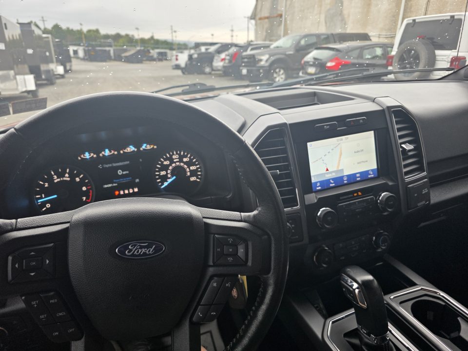 New 2019 Ford XLT CREW CAB Truck