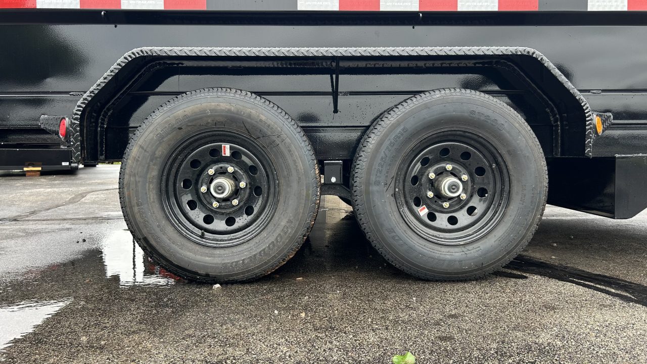 New 2027 PJ 72"x12' BP Tandem Axle Dump w/ 20" Sides – D3