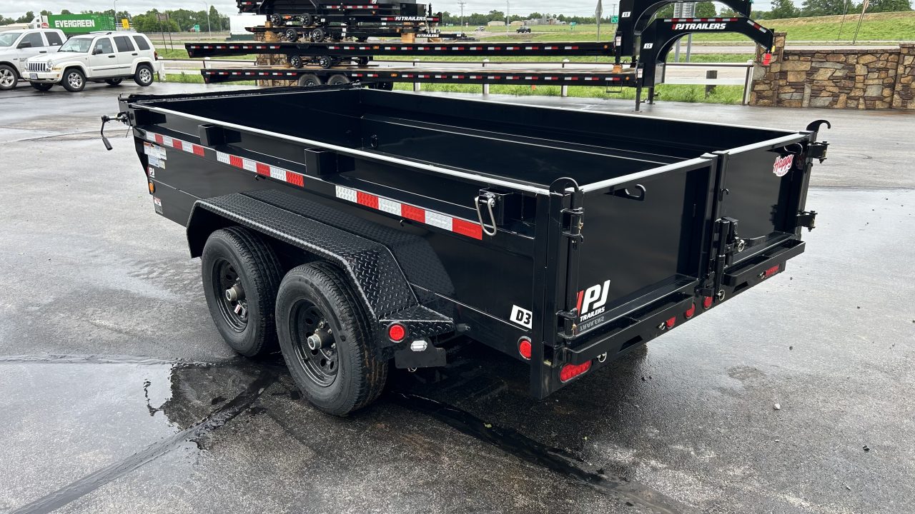 New 2027 PJ 72"x12' BP Tandem Axle Dump w/ 20" Sides – D3
