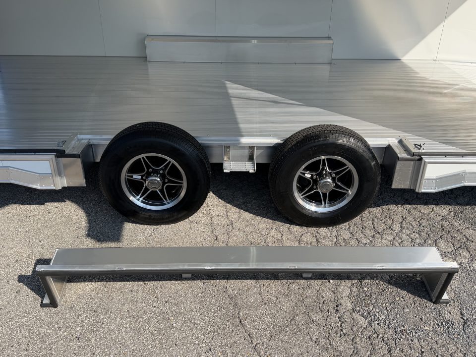 New 2027 8.5X28 inTech RACE TRAILER