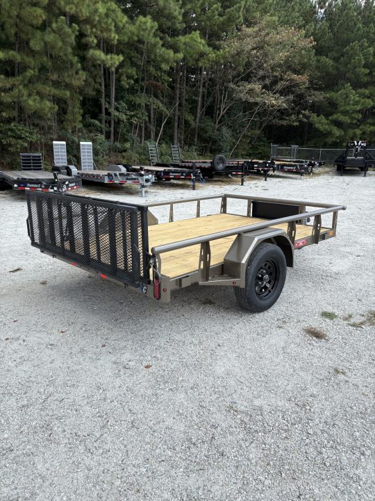 New 2027 Diamond C 77x10' Utility, Ramp Gate, Mesh Sides PSA135