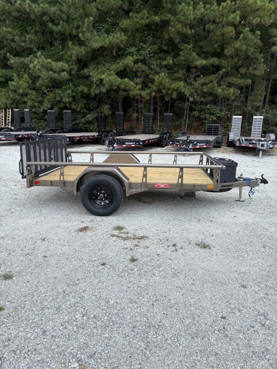 New 2027 Diamond C 77x10' Utility, Ramp Gate, Mesh Sides PSA135