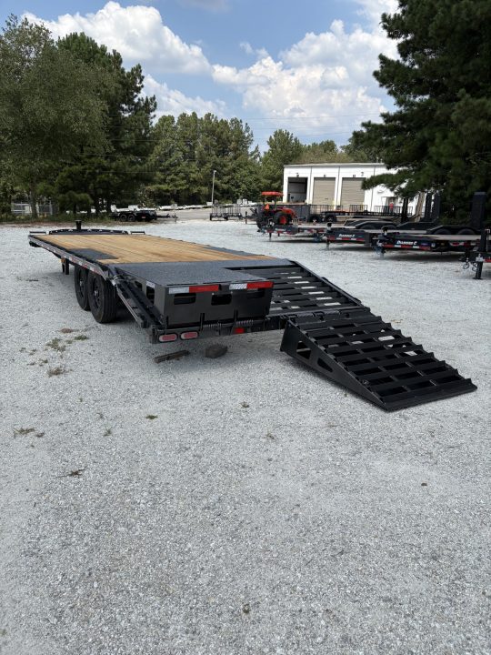 New 2027 Diamond C 8.5x24' Equipment, 5' Dove w/Ramps DEC207