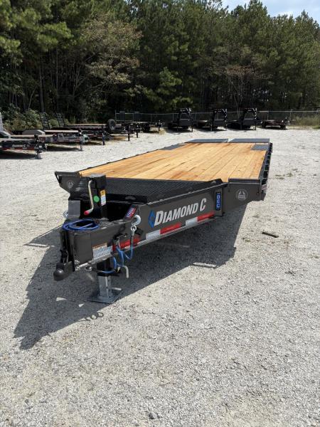 New 2027 Diamond C 8.5x24' Equipment, 5' Dove w/Ramps DEC207