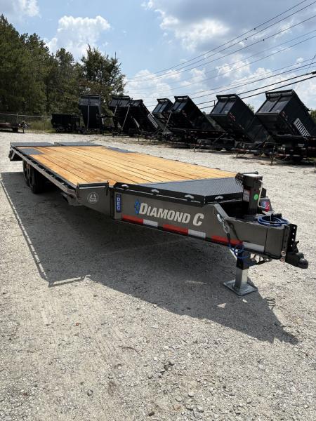New 2027 Diamond C 8.5x24' Equipment, 5' Dove w/Ramps DEC207