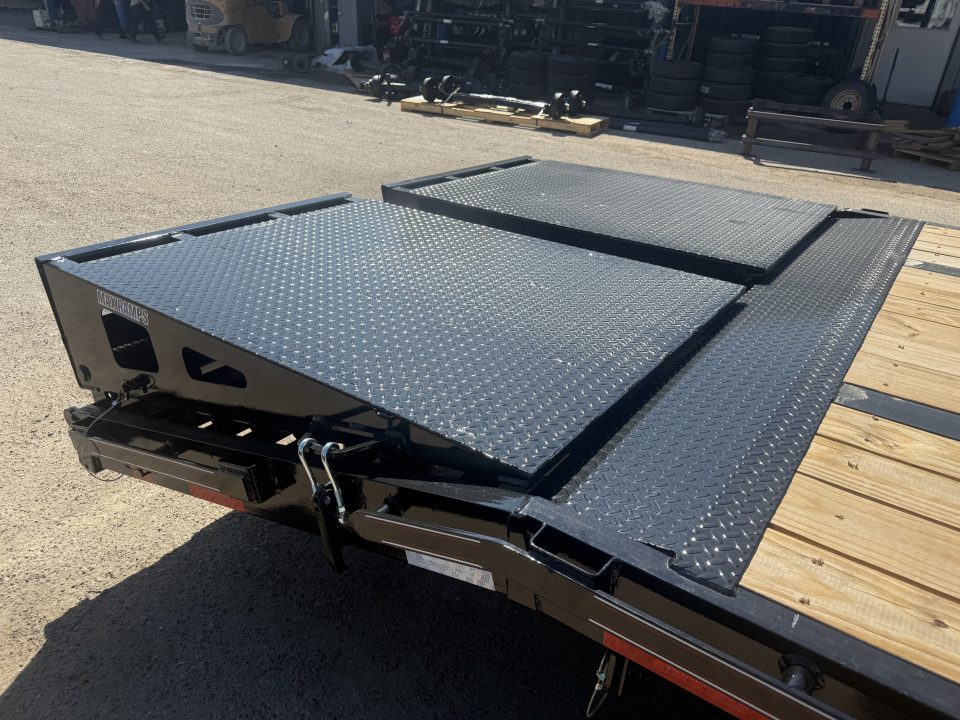 New 2027 Diamond C Trailers FMAX216 102X35 MR Gooseneck Bodies