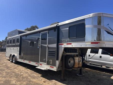 Used 2018 Lakota Charger 8411 4H 11' LQ Horse Trailer
