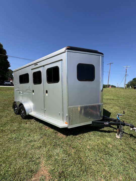 New 2024 Homesteader Trailer 214FB Horse Trailer