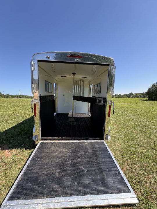 New 2024 Homesteader Trailer 214FB Horse Trailer