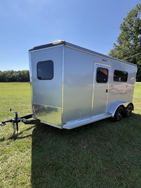 New 2024 Homesteader Trailer 214FB Horse Trailer