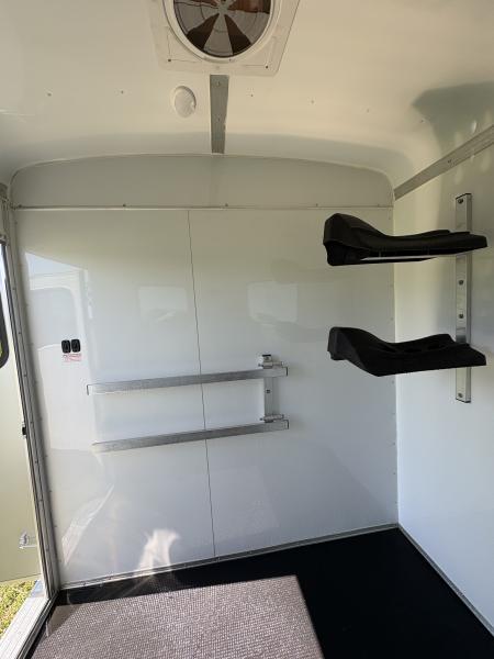 New 2024 Homesteader Trailer 214FB Horse Trailer