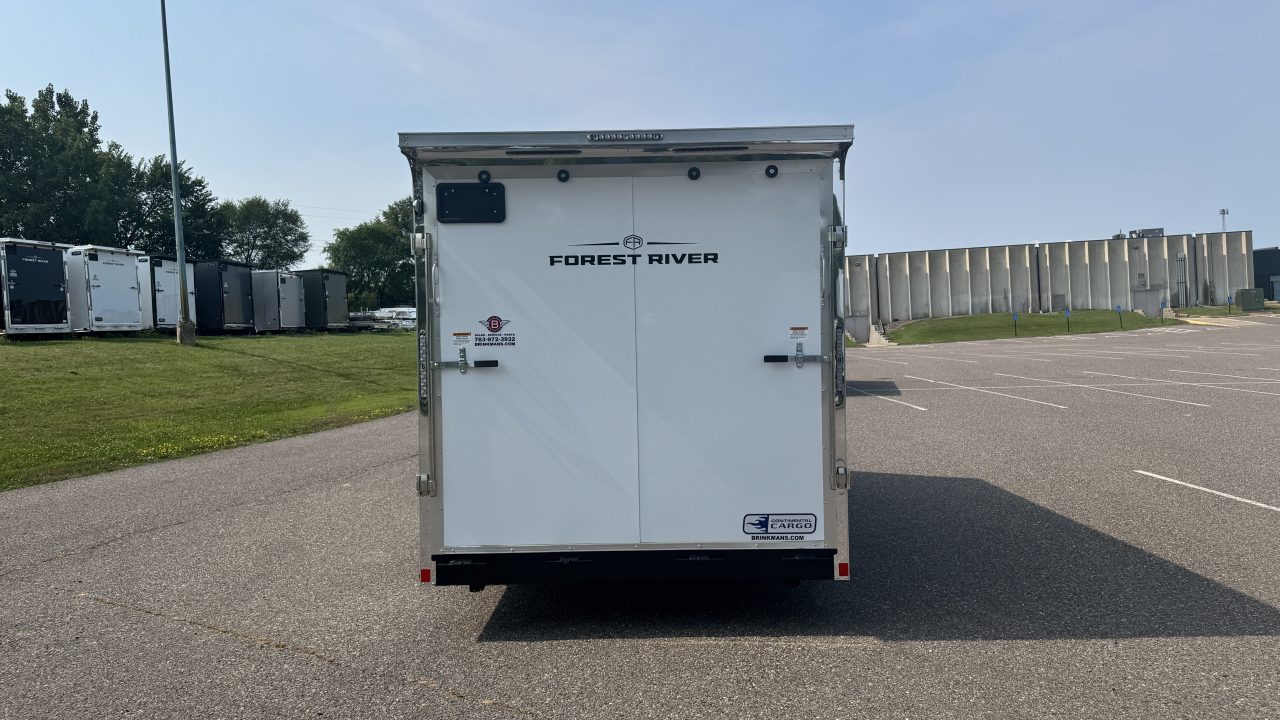 2027 Continental Cargo photo 3