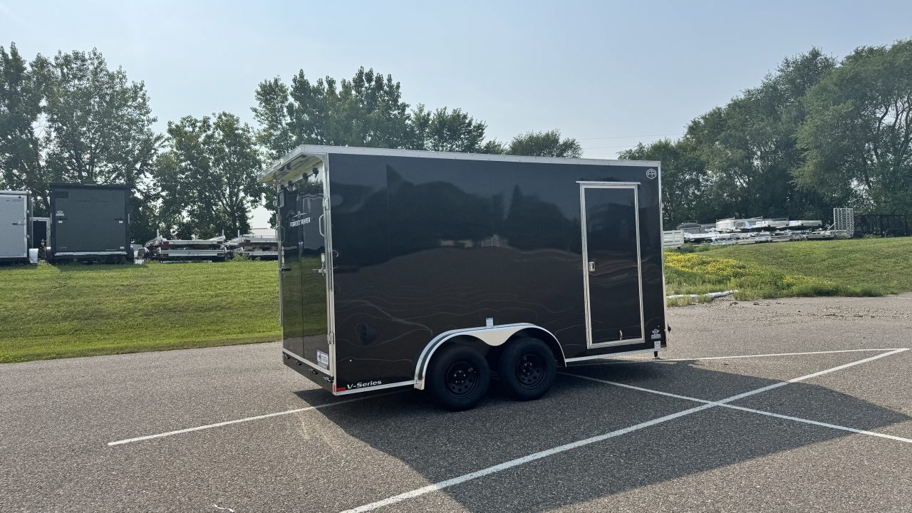 2027 Continental Cargo photo 2