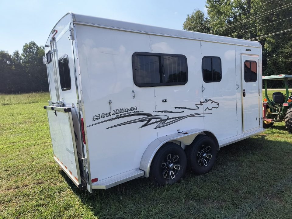 Used 2025 Homesteader Trailer 316SB Horse Trailer With Ramp and Stud Divider