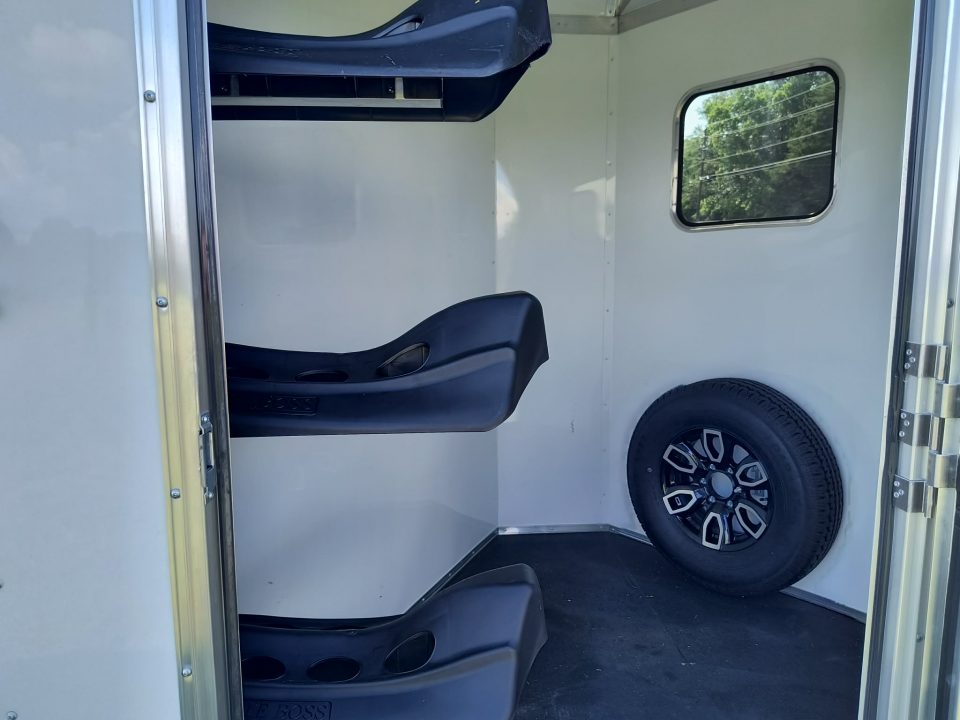 Used 2025 Homesteader Trailer 316SB Horse Trailer With Ramp and Stud Divider