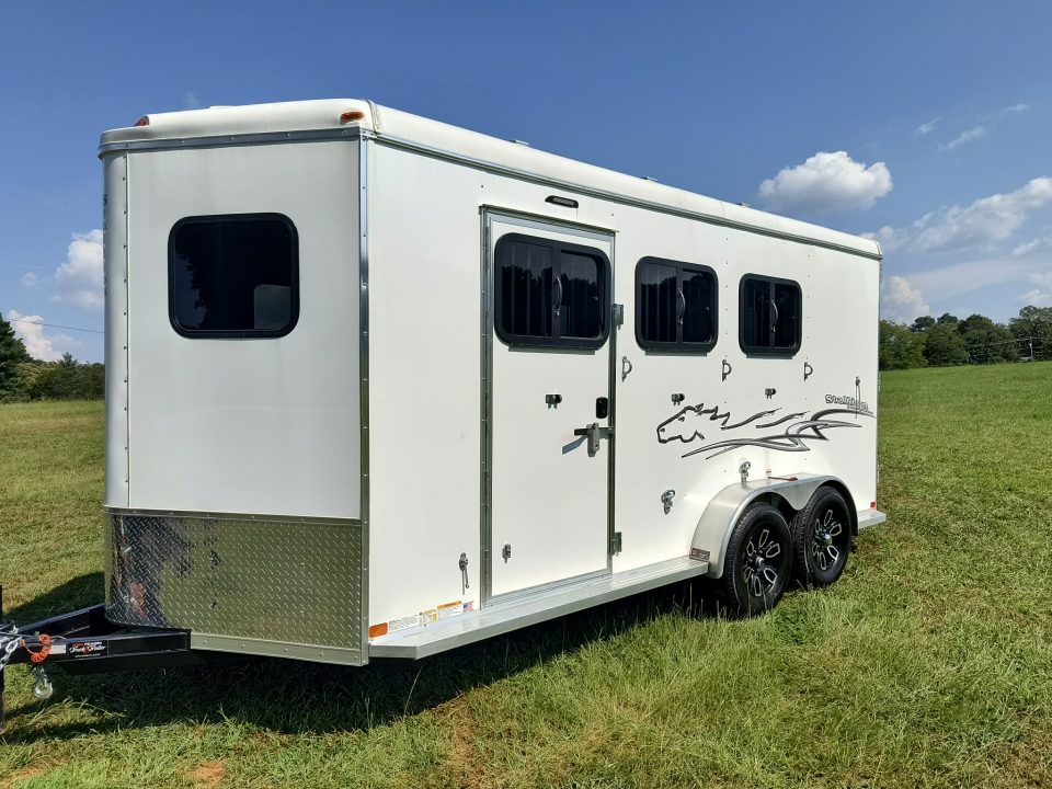 Used 2025 Homesteader Trailer 316SB Horse Trailer With Ramp and Stud Divider
