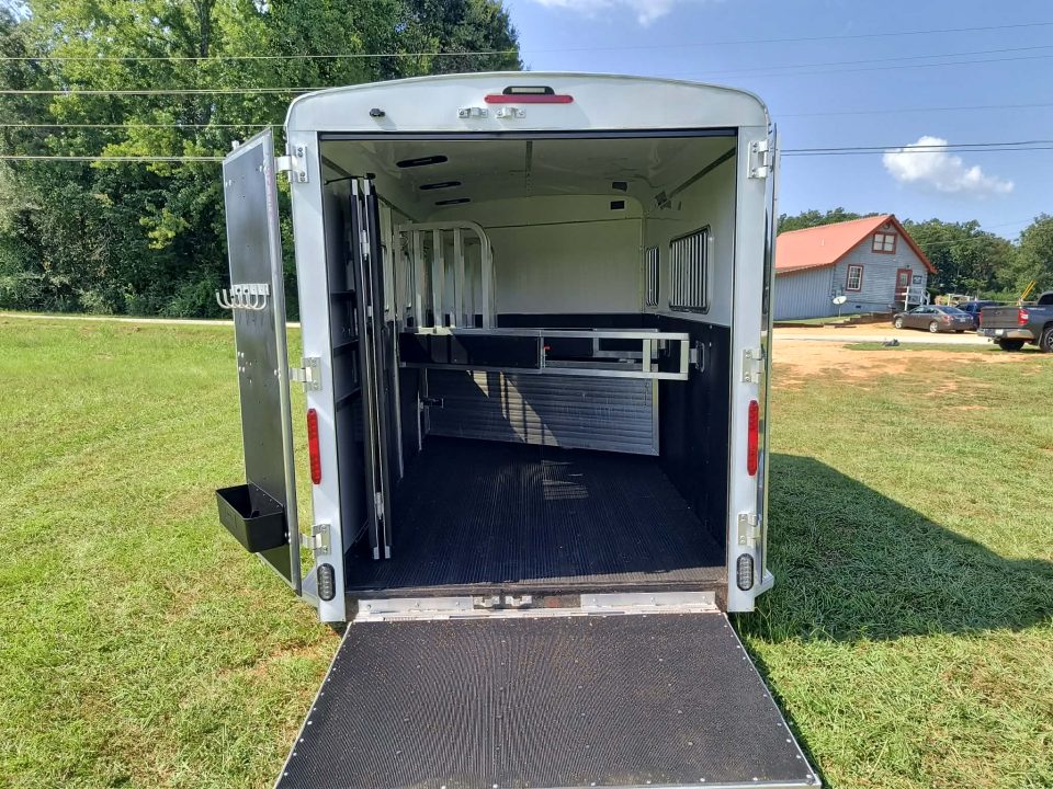 Used 2025 Homesteader Trailer 316SB Horse Trailer With Ramp and Stud Divider