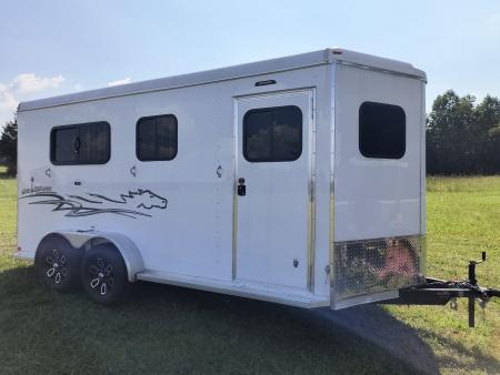 Used 2025 Homesteader Trailer 316SB Horse Trailer With Ramp and Stud Divider
