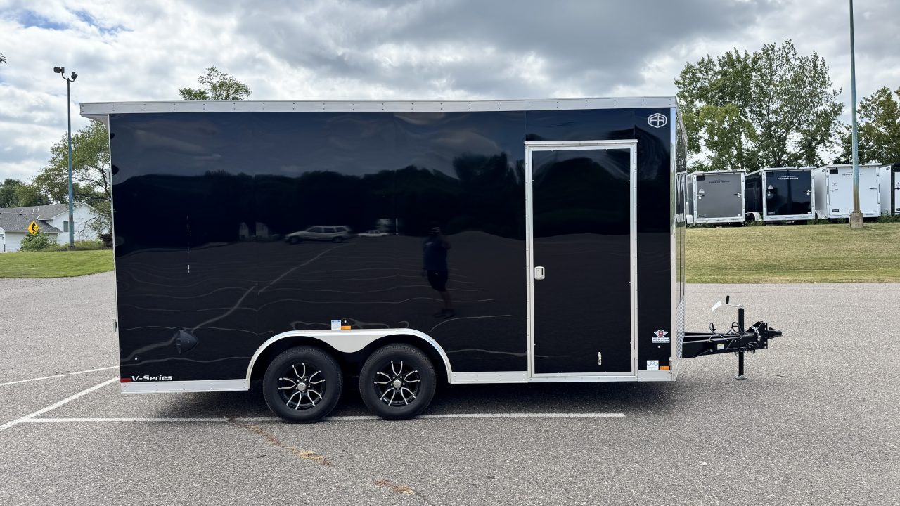 2027 Continental Cargo photo 2