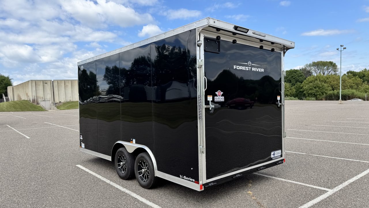 2027 Continental Cargo photo 5