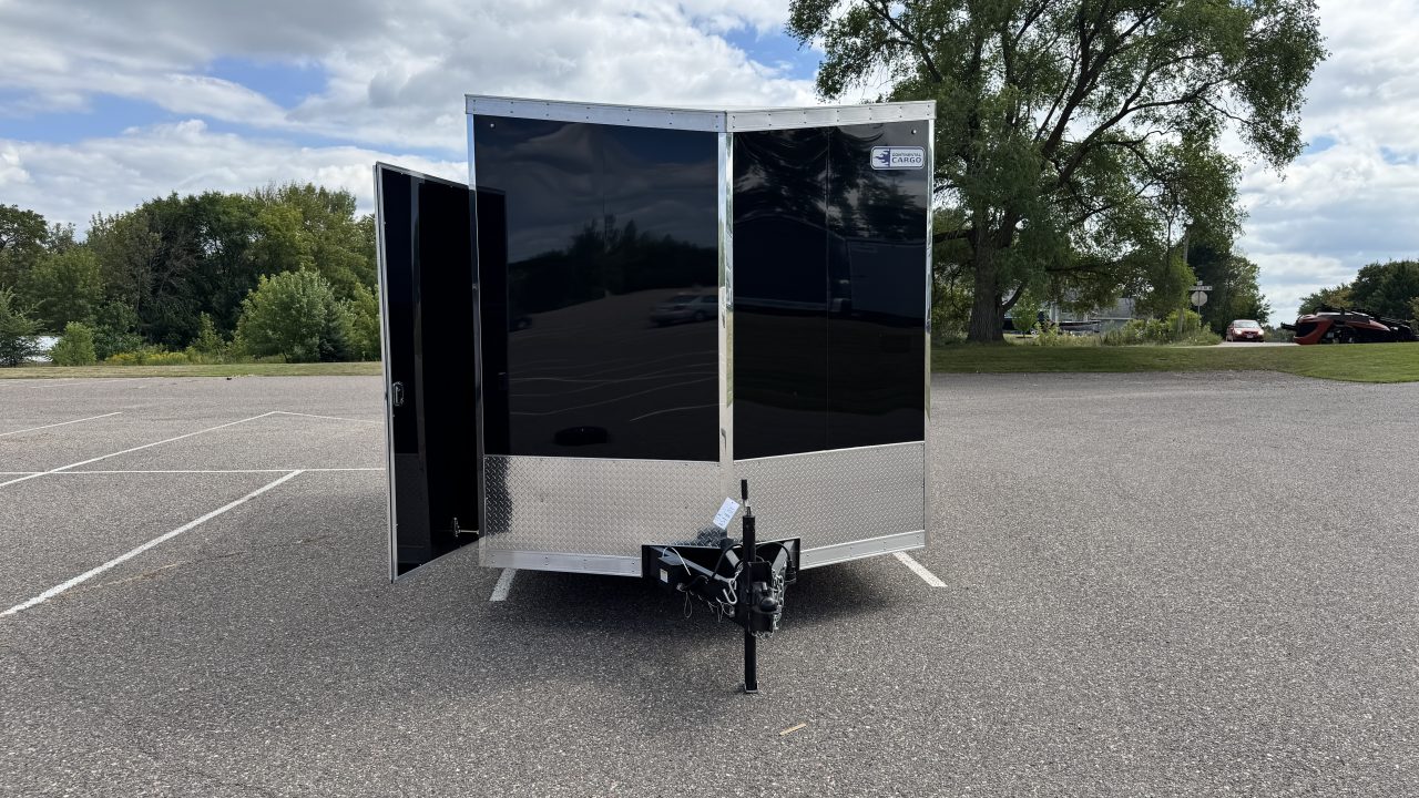 2027 Continental Cargo photo 8