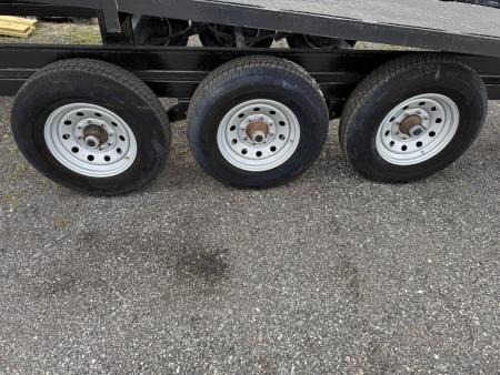 Used 2000 Kaufman Trailers 50' Triple Axle Steel Wedge Trailer | Car Hauler | New Tires & Paint Car Hauler