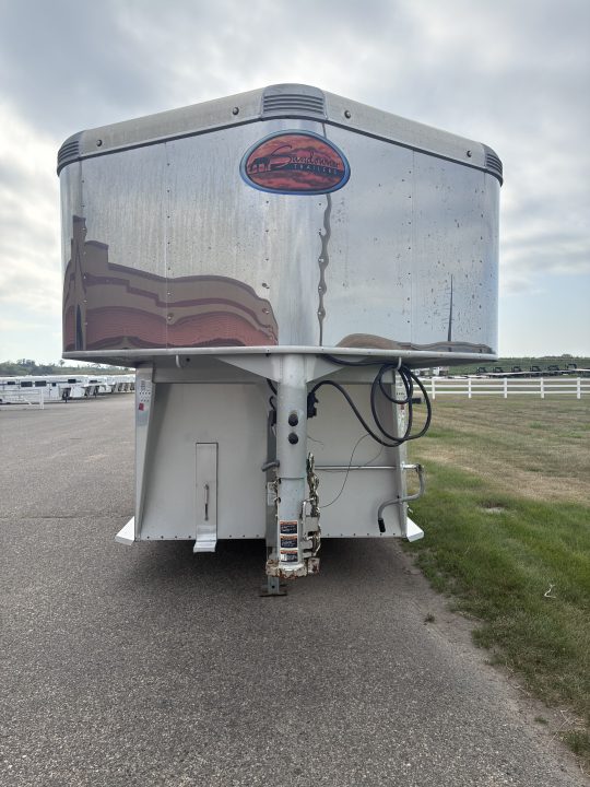 Used 2017 Sundowner Trailers 3H GN Horse Trailer