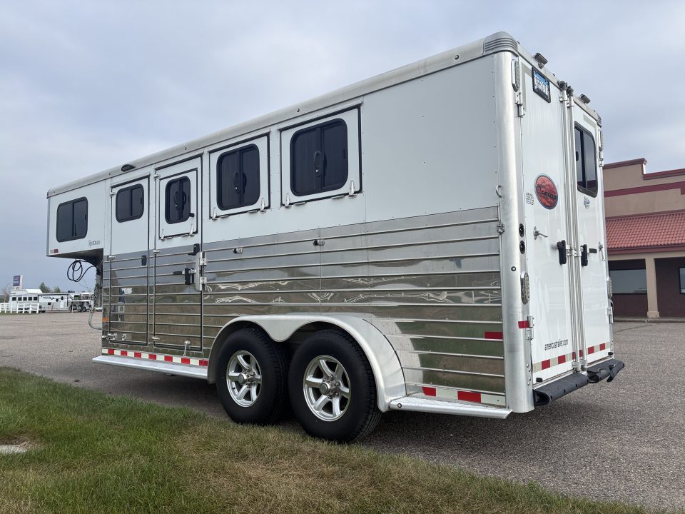 Used 2017 Sundowner Trailers 3H GN Horse Trailer