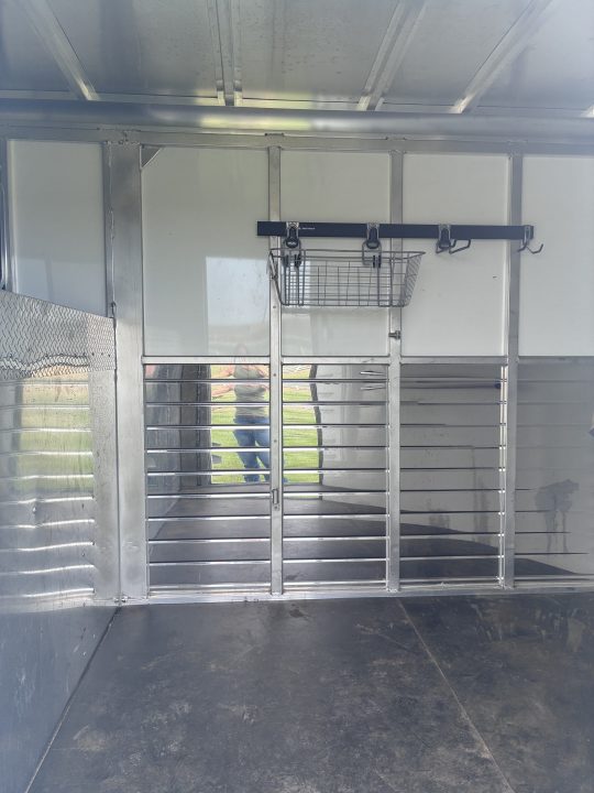 Used 2017 Sundowner Trailers 3H GN Horse Trailer