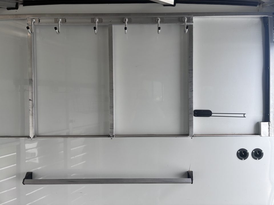 Used 2017 Sundowner Trailers 3H GN Horse Trailer