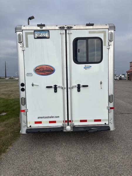 Used 2017 Sundowner Trailers 3H GN Horse Trailer