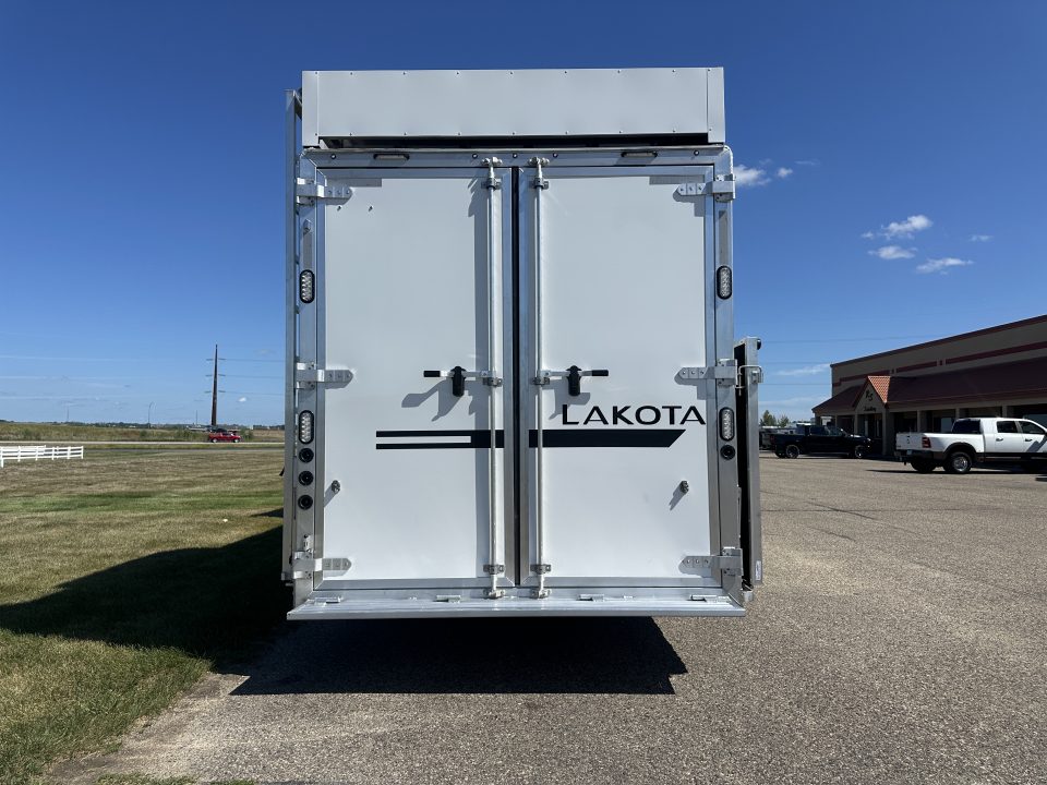 New 2027 Lakota 4H 19' LQ Infinity *Side Load* Horse Trailer